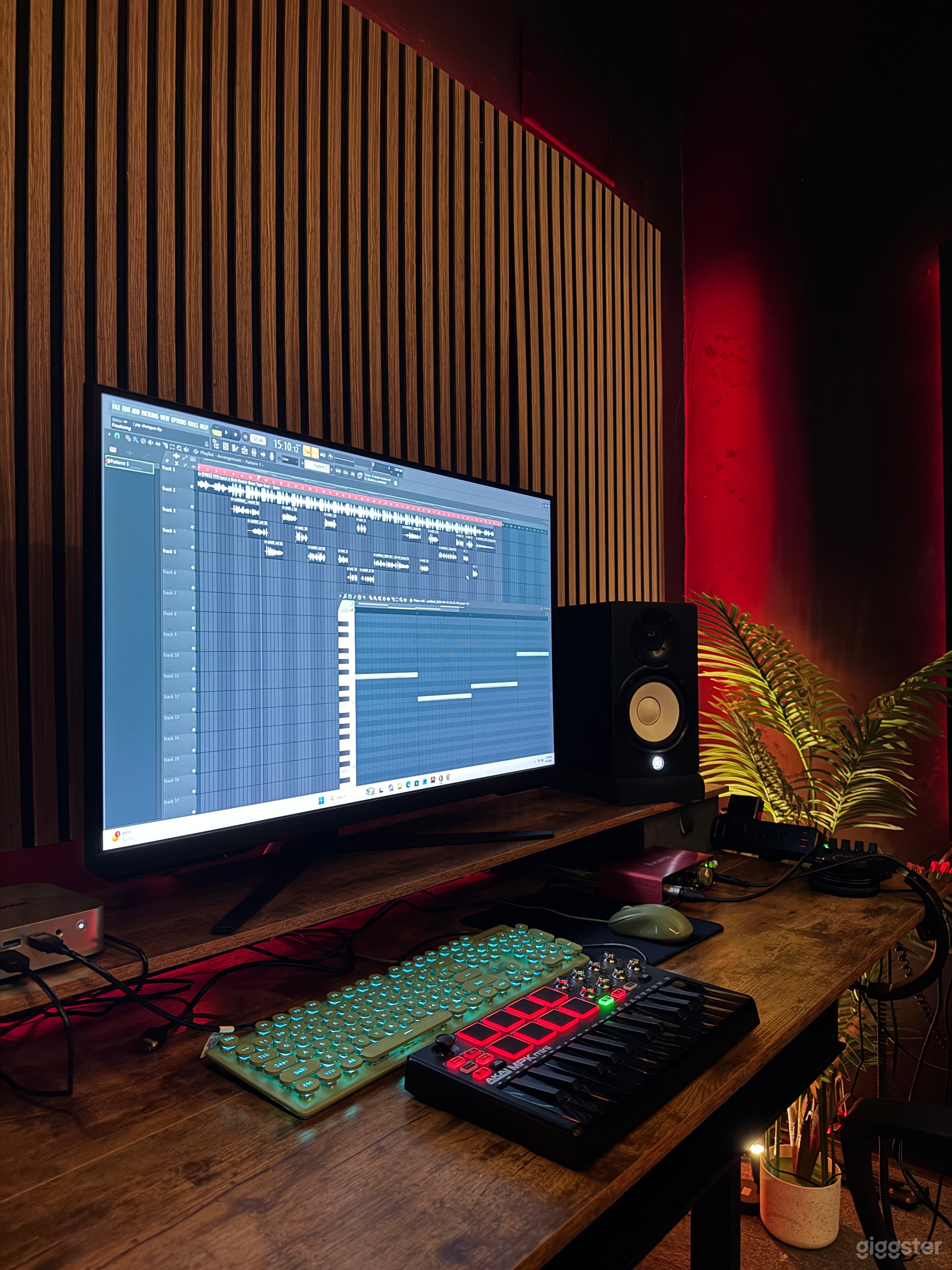 2hrs FREE HALLOWEEN PROMO Recording Music Studio & Podcast Photo 3