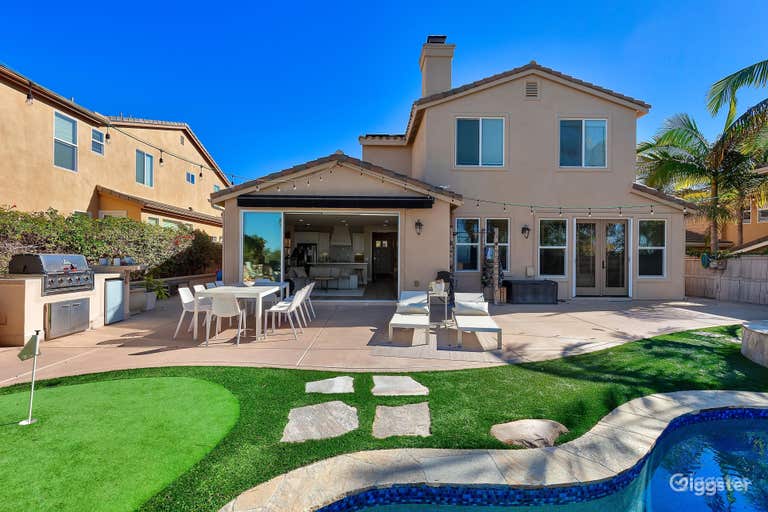 Light and Bright Outdoor Pool in Carlsbad 