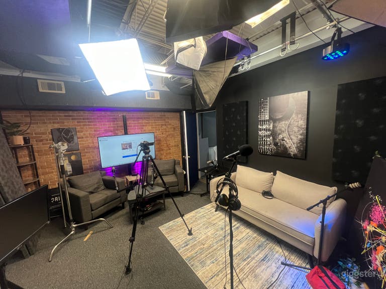  Video Podcast Studio 