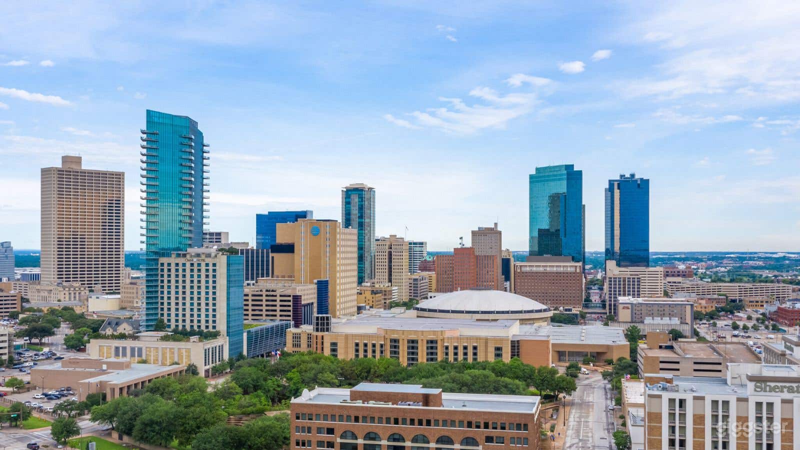 6 Person Meeting Room at Downtown Fort Worth  Photo 4