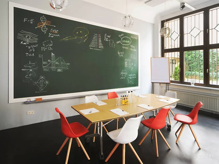  Think Meeting Room - Talleres modernos y sesiones de equipo 