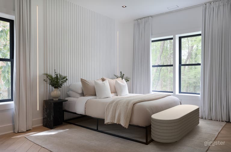  MODERN LUXURY HOME - CHASTAIN PARK 