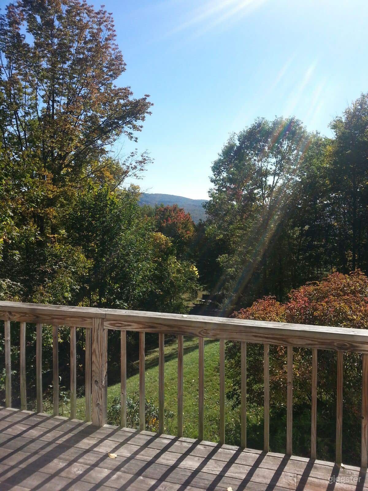 Modern decor home with picturesque mountain vistas Photo 1