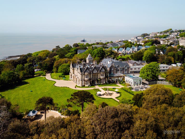  Victorian Mansion with Stunning Interiors & Garden 