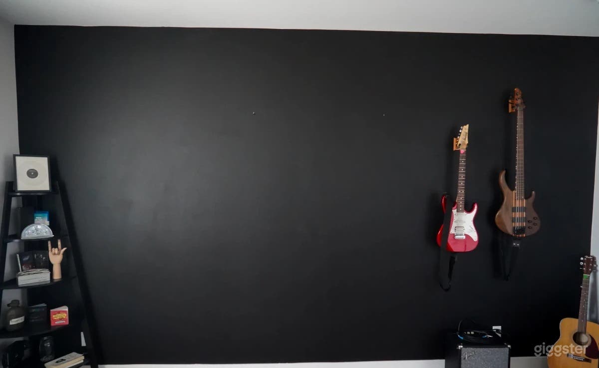 Suburban New House w Modern Mediterranean Backyard Photo 3