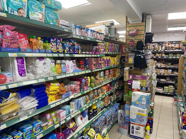  Small supermarket in Shoreditch / Hoxton 