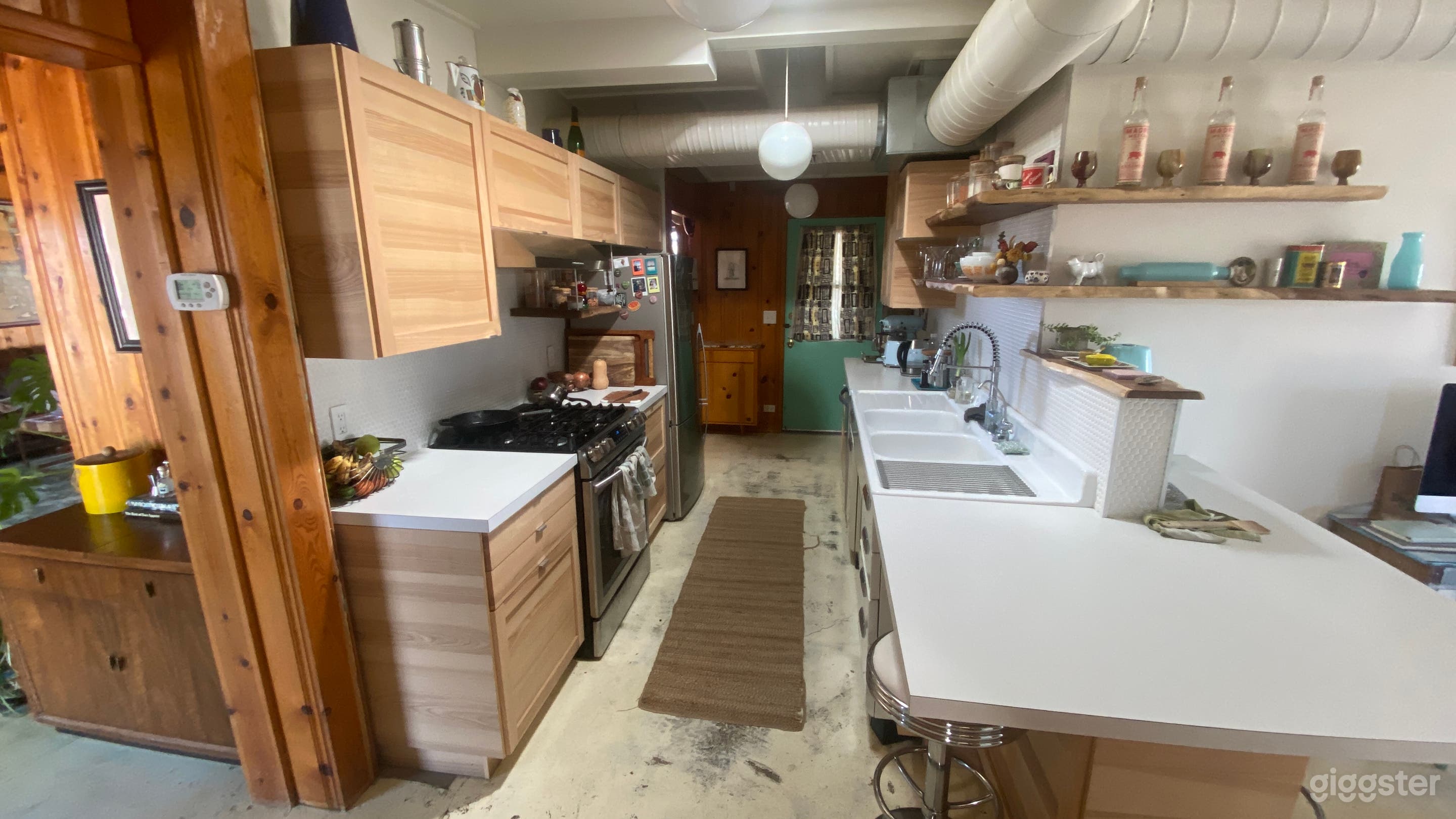 vintage kitchen, porcelain sink, dishwasher, refrigerator, stove/oven 

