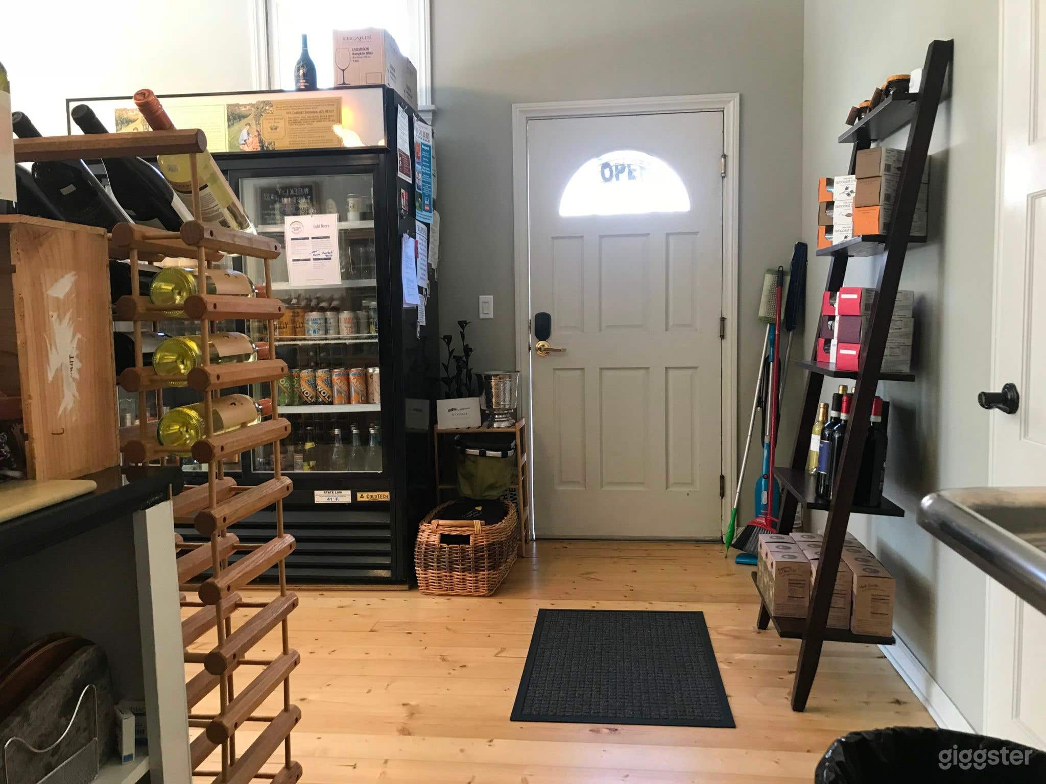 Small Wine Shop in Historic San Dimas Photo 3