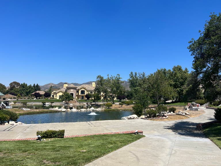  Huge Mansion with lake Tennis and Basketball court 