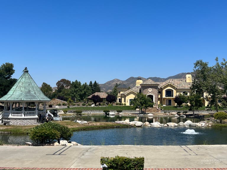  Huge Mansion with lake Tennis and Basketball court 