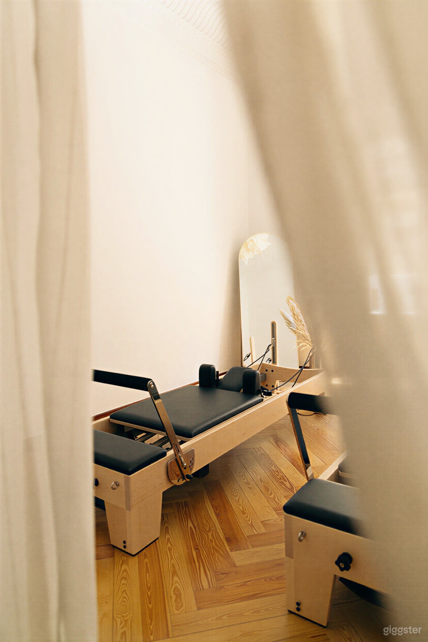 Historic Art Deco Pilates Studio with Modern Elegance Foto 4