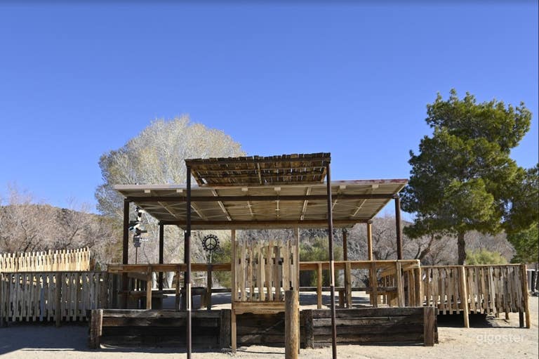  Huge West Lakeside Event Space In Joshua Tree 