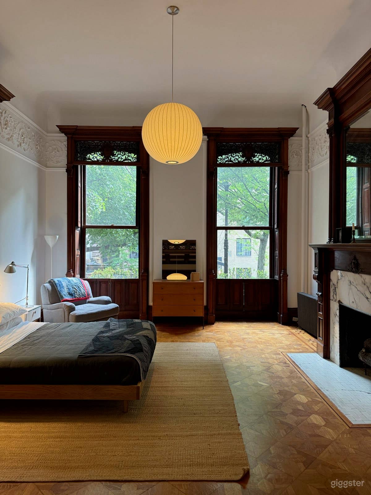 Brooklyn Heights Hi Ceiling Large Parlor Apt Stoop Photo 3