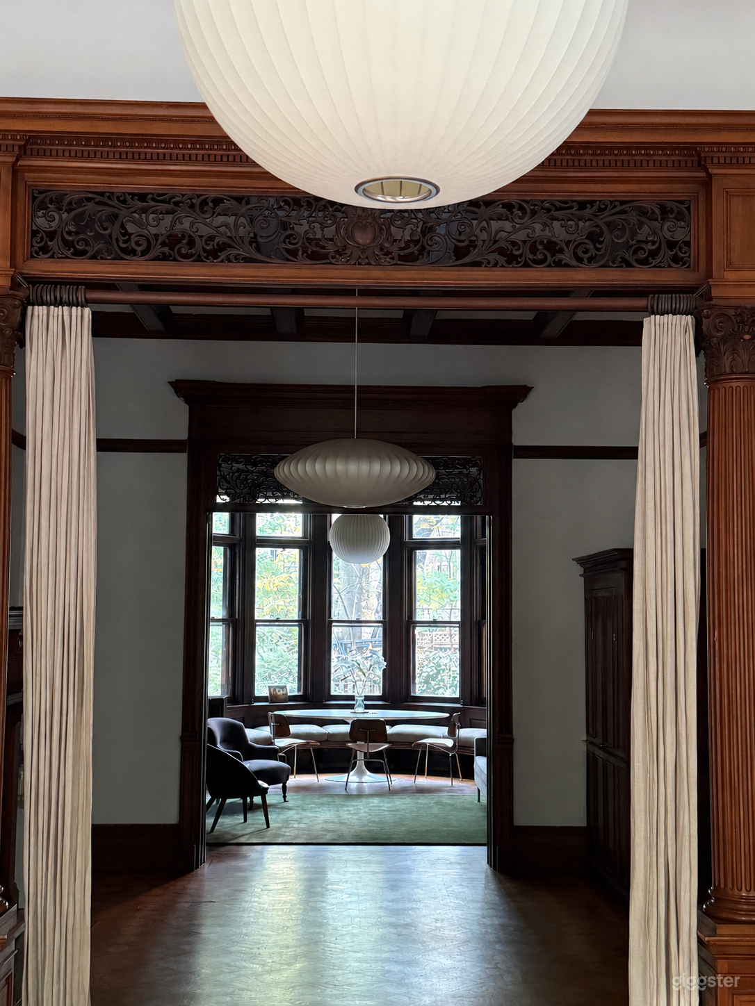 Brooklyn Heights Hi Ceiling Large Parlor Apt Stoop Photo 4