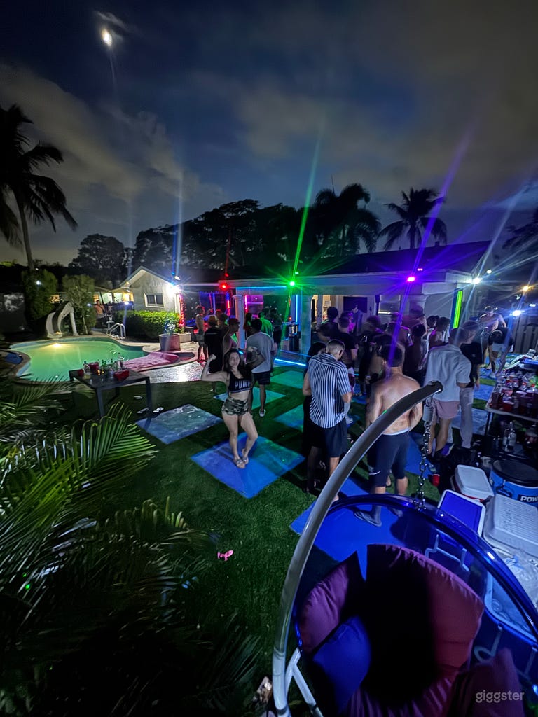  Paradise in Fort Lauderdale! Pool! Grill! Lights! 