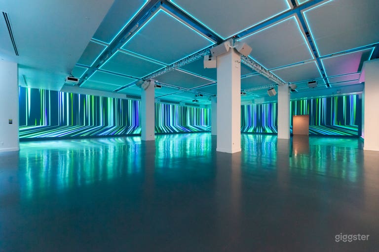  Large Modern Space w/ Built in Projection Mapping 