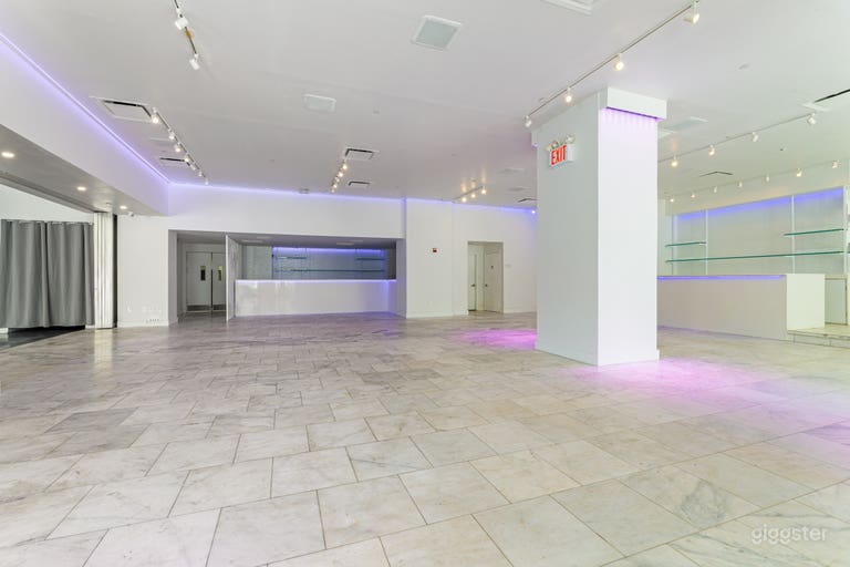  Large Modern Space w/ Built in Projection Mapping 