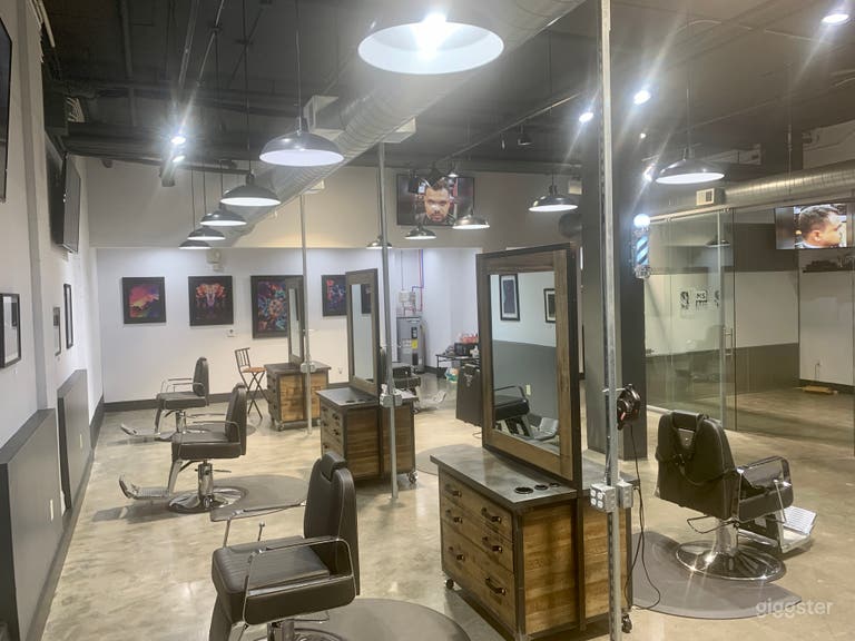  Fauteuils et postes de barbier distanciés socialement 
