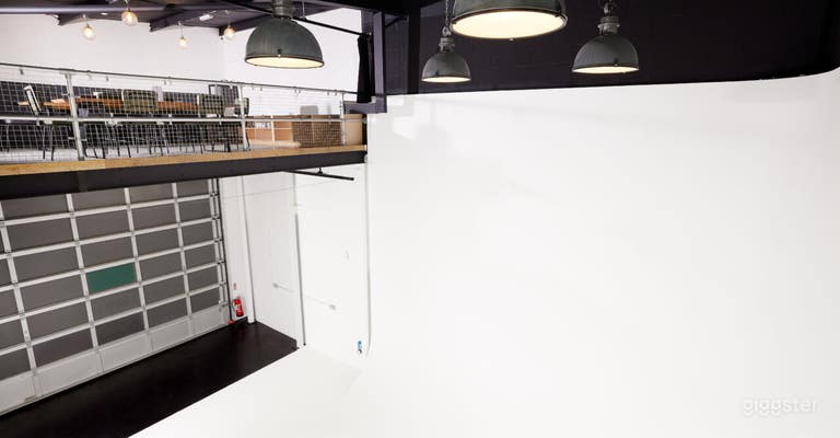  Modern Studio 6 