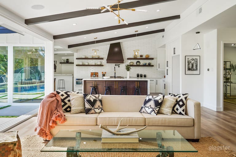   Modern Tarzana Estate with Pool & Jetliner Views 