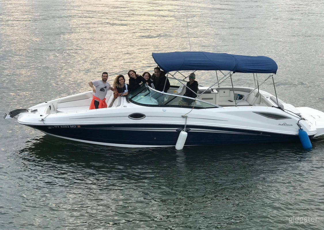 Cruise the City or Long Island Sound Photo 2