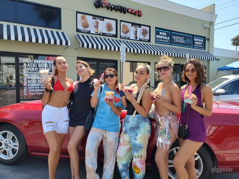  Influencers Caci Twins and friends love our spot! 