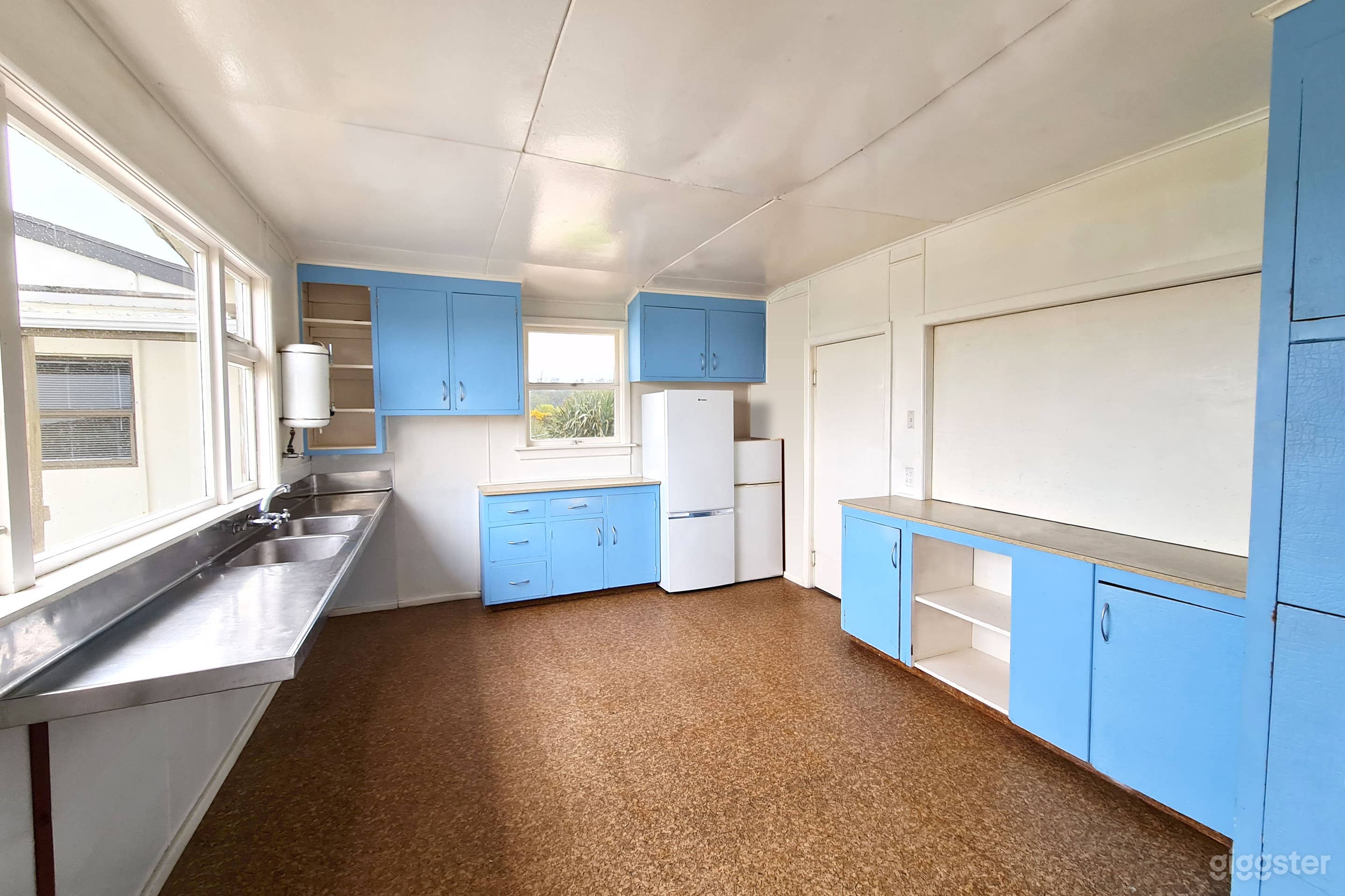 Spacious Lodge with Lots of Amenities Photo 2