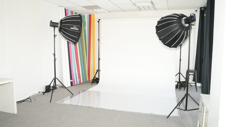  Studio photo - video, moderne, tout equipe et tres lumineux 