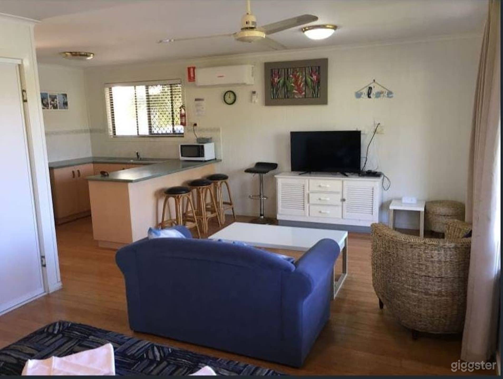 Superior Queen Villa Photo 2