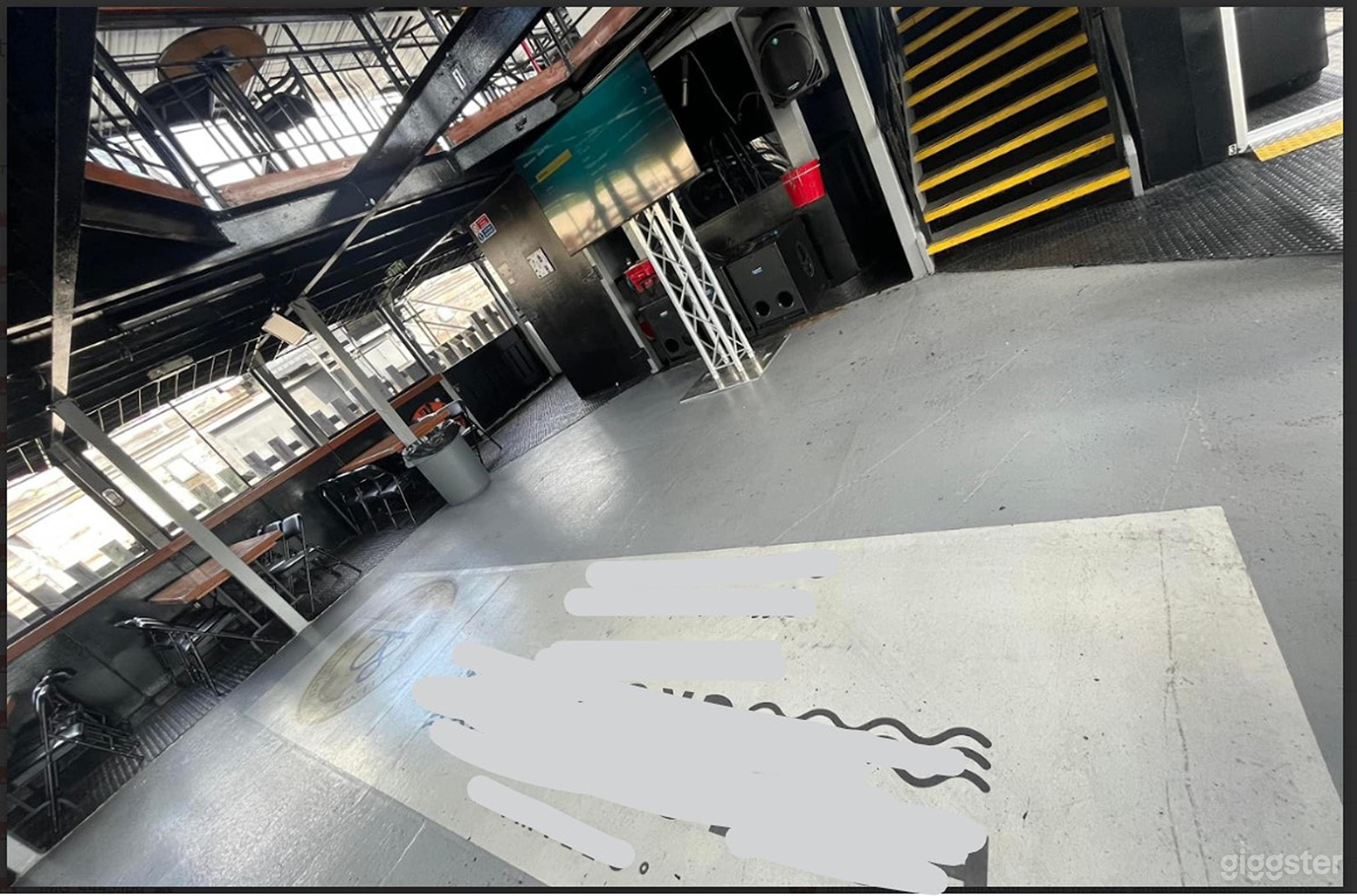 Luxury Boat Rental Photo 3