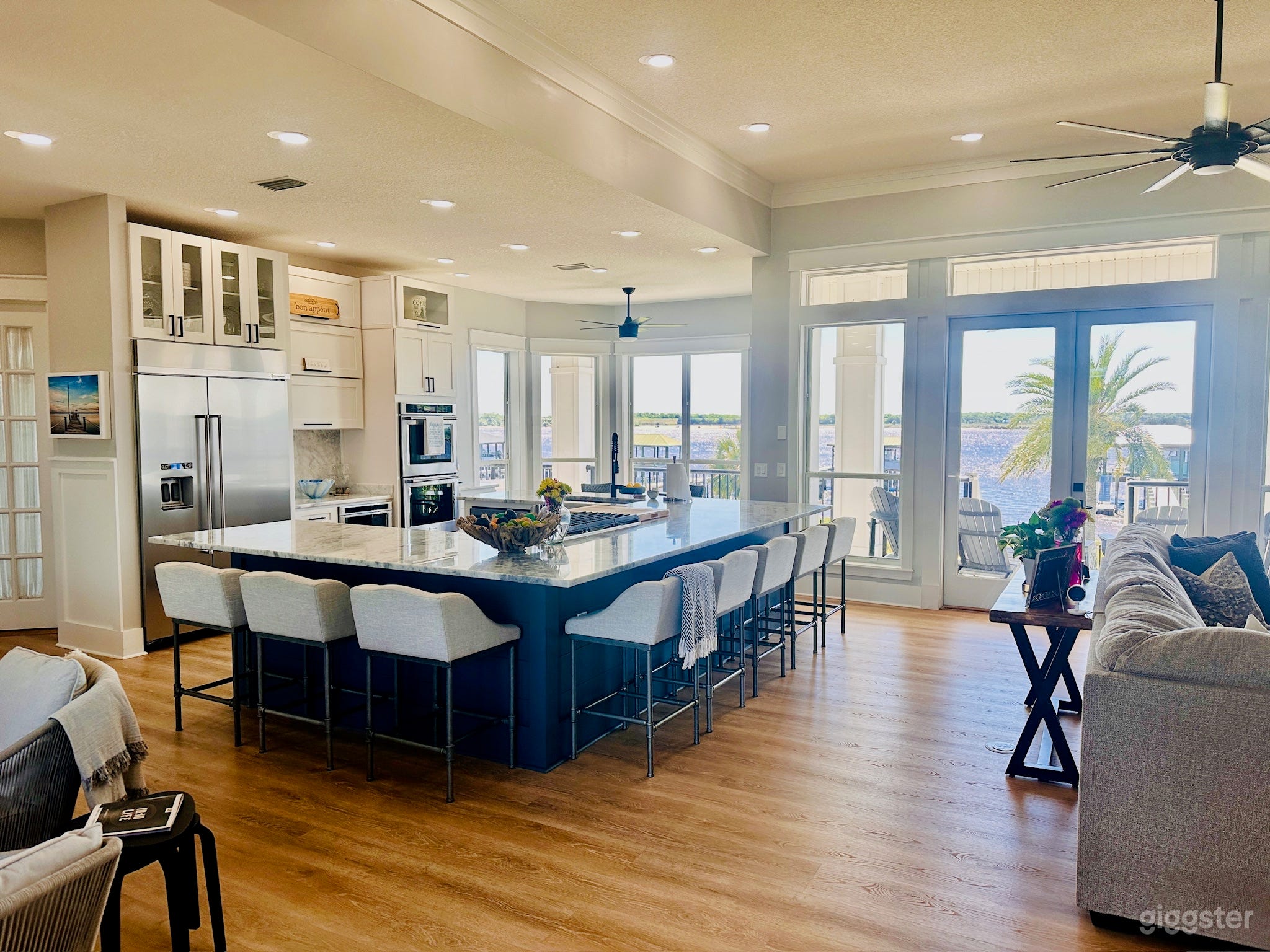 Southern Coastal Island Home Photo 3