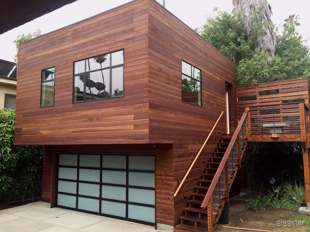 2 Locations for/price of 1: Craftsman &amp; Modern Photo 2