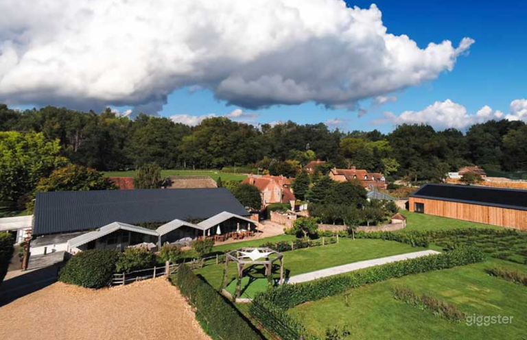  The Grounds and Outdoor Area with Lovely Set Up 