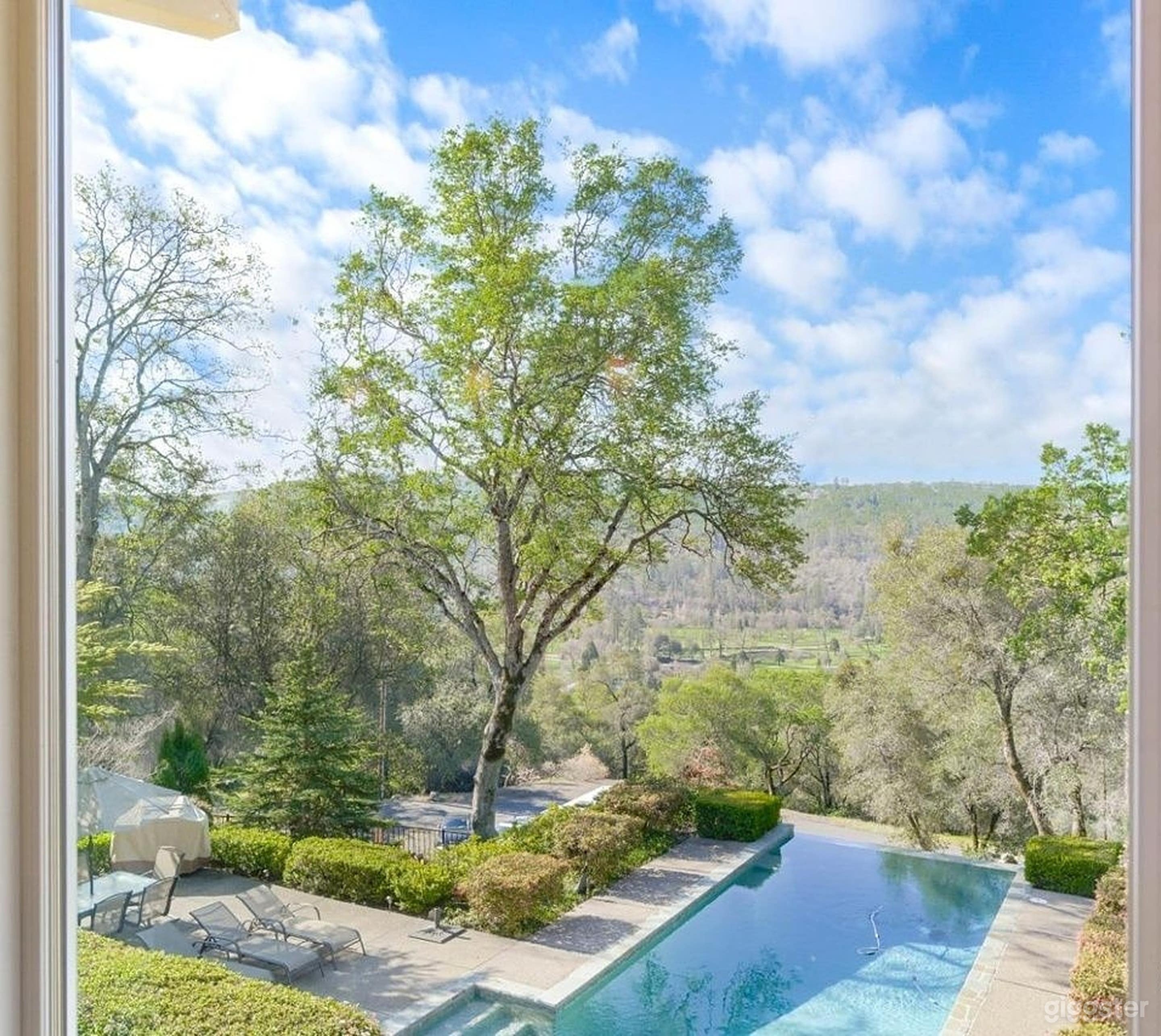 Scenic Outdoor Pool with Mountain Views Photo 3