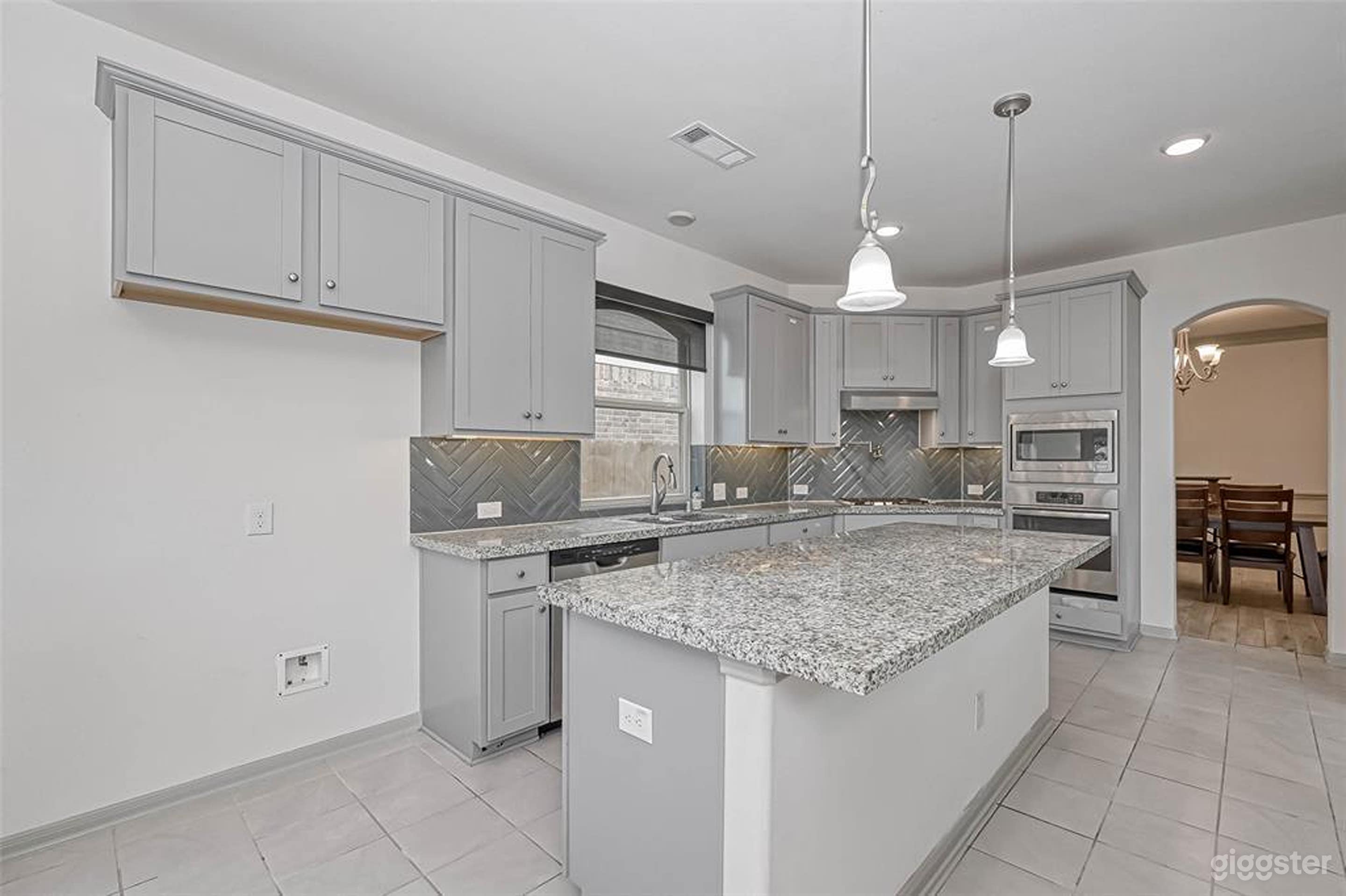 A Beautiful Family Home in Richmond Photo 3