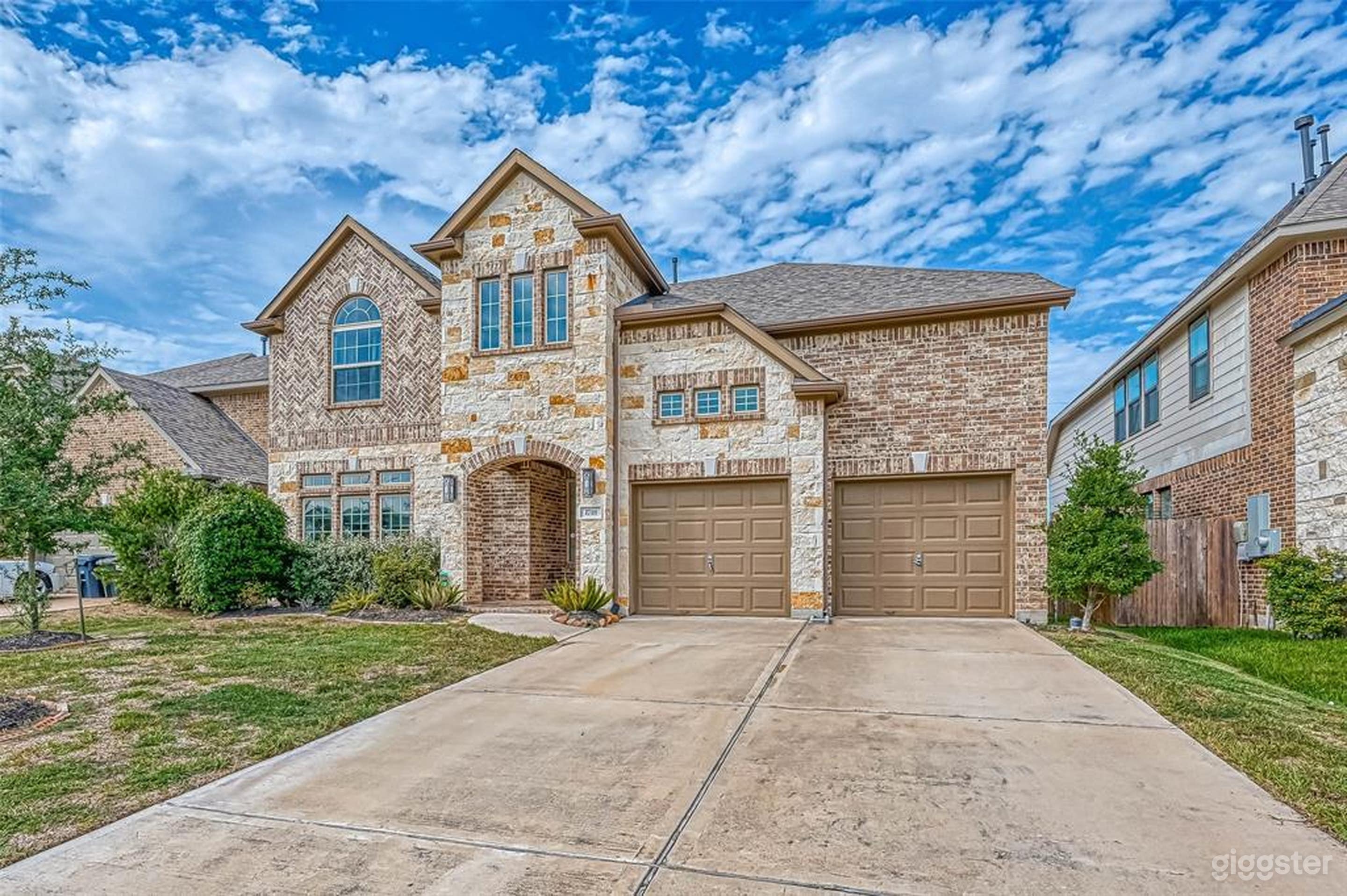 A Beautiful Family Home in Richmond Photo 1