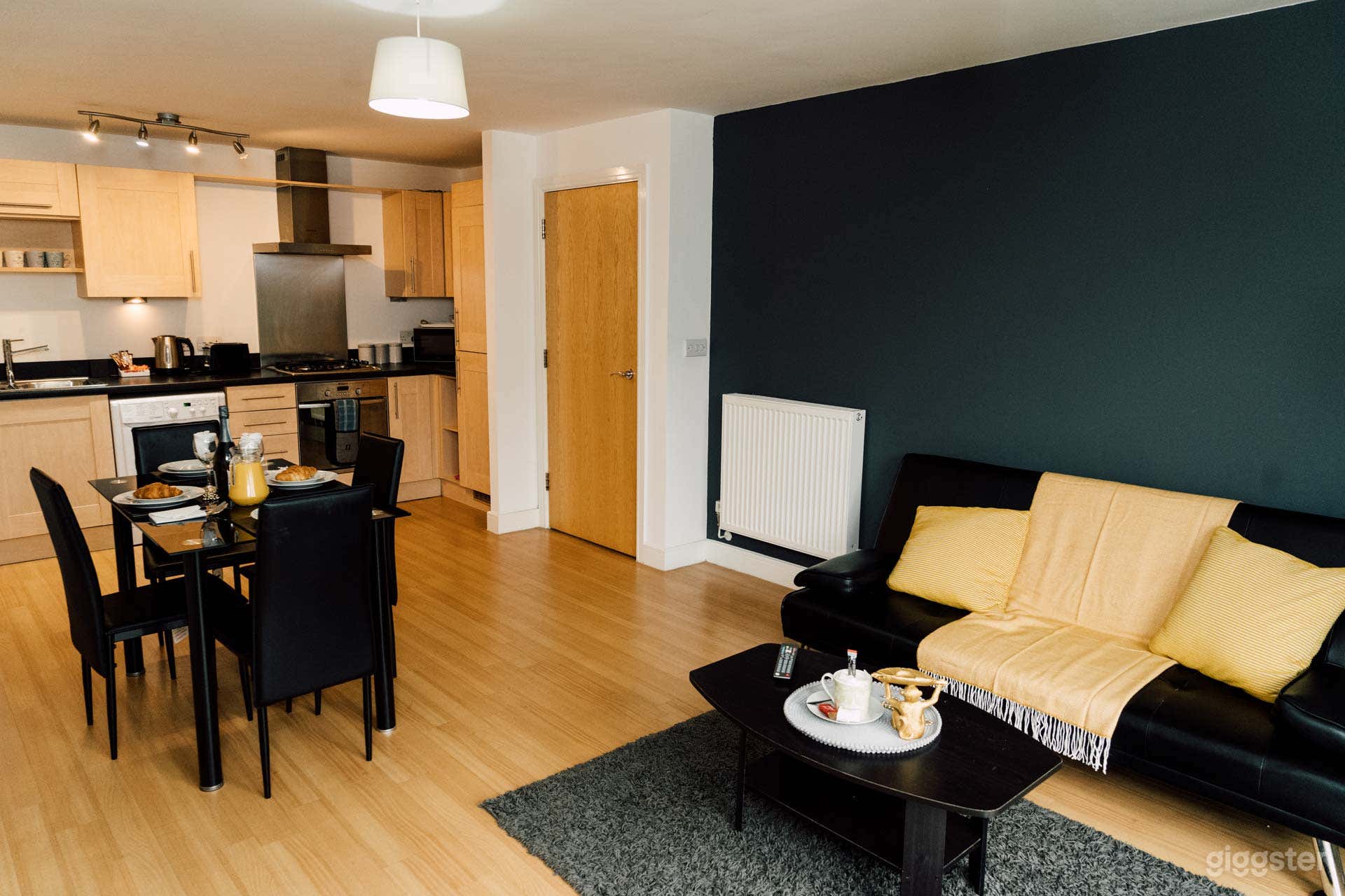 Modern 2 Bedroom Apartment in West Derby Photo 4