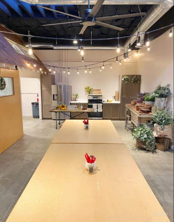  Modern Industrial Studio in Santa Cruz 