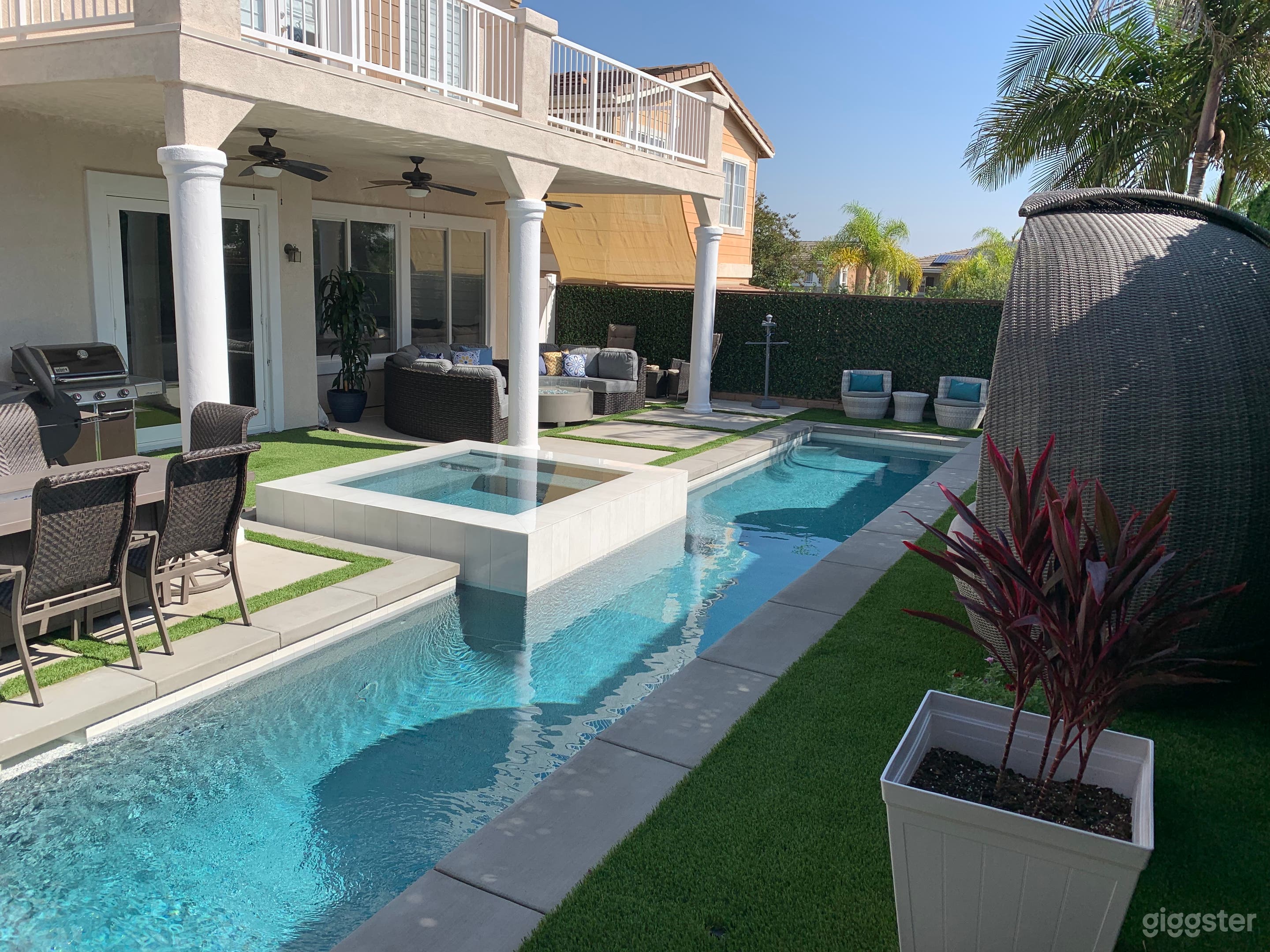 Pool Oasis - Daytime