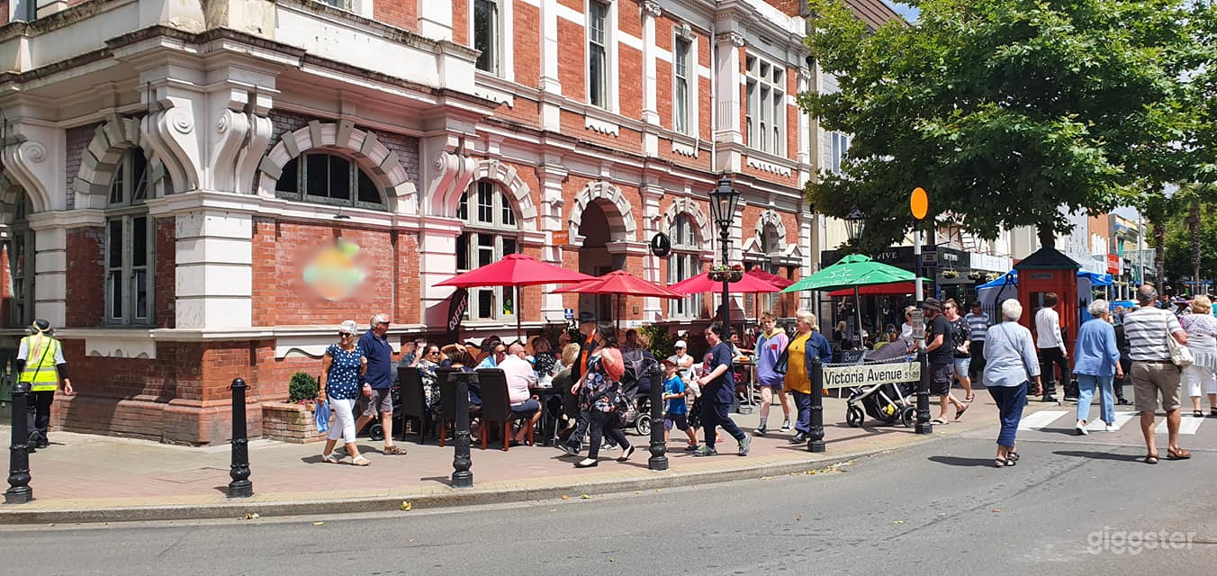 Whanganui's Flower-Themed Cafe and Bar  Photo 3