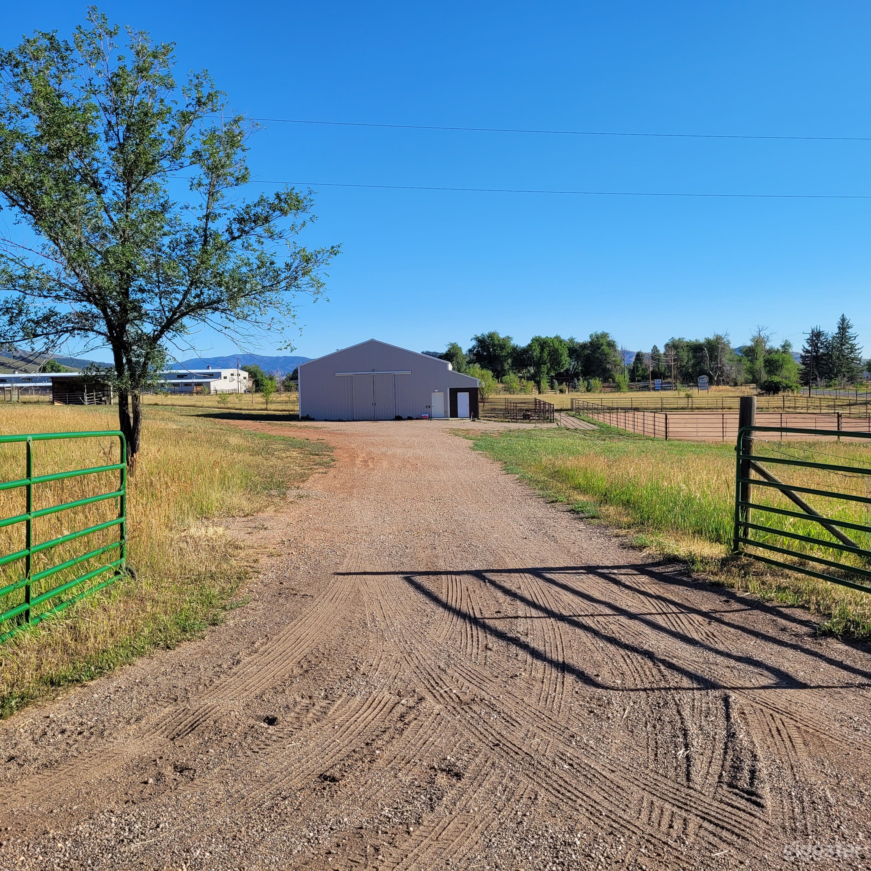 Mountainous Horse Property for Film &amp; Photoshoots Photo 2