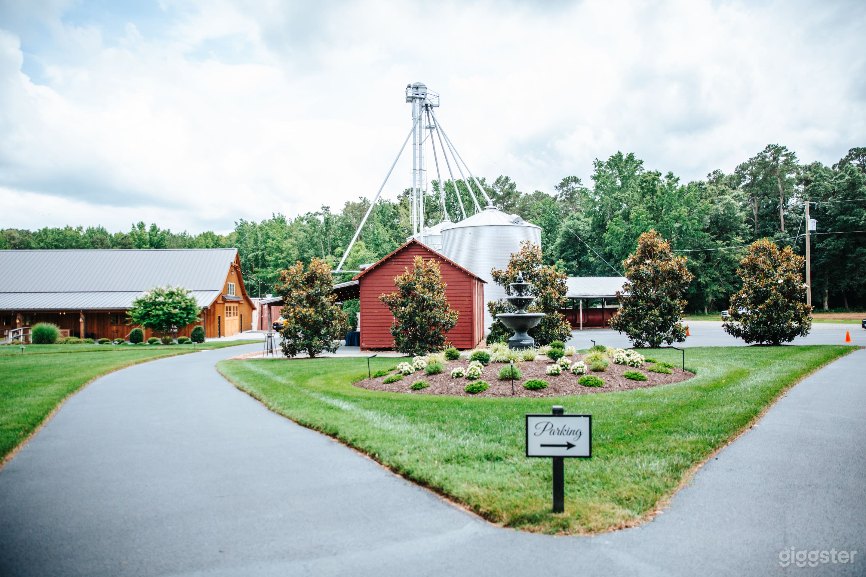 A 13-acre, picturesque farm Photo 3