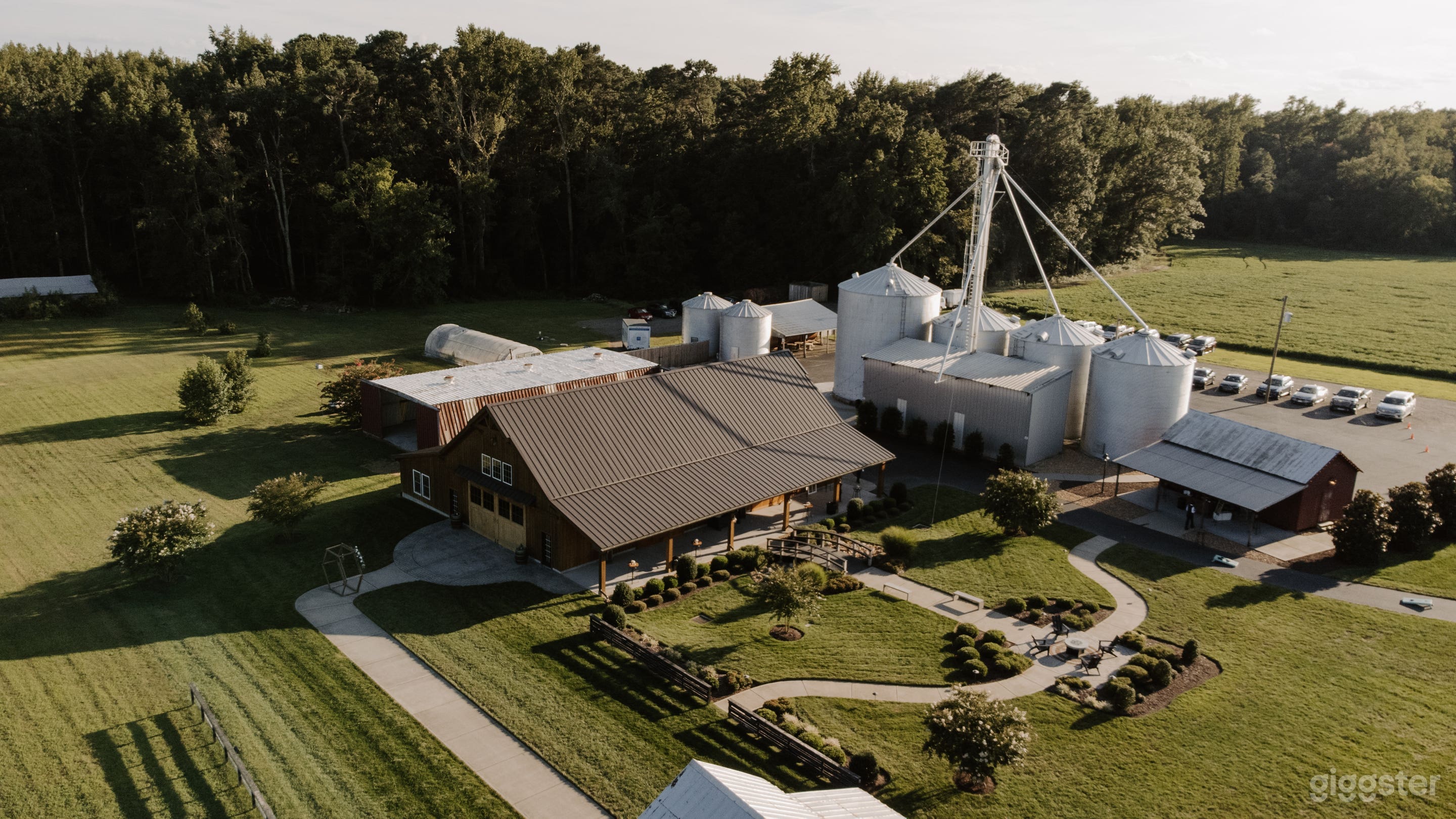 A 13-acre, picturesque farm Photo 1