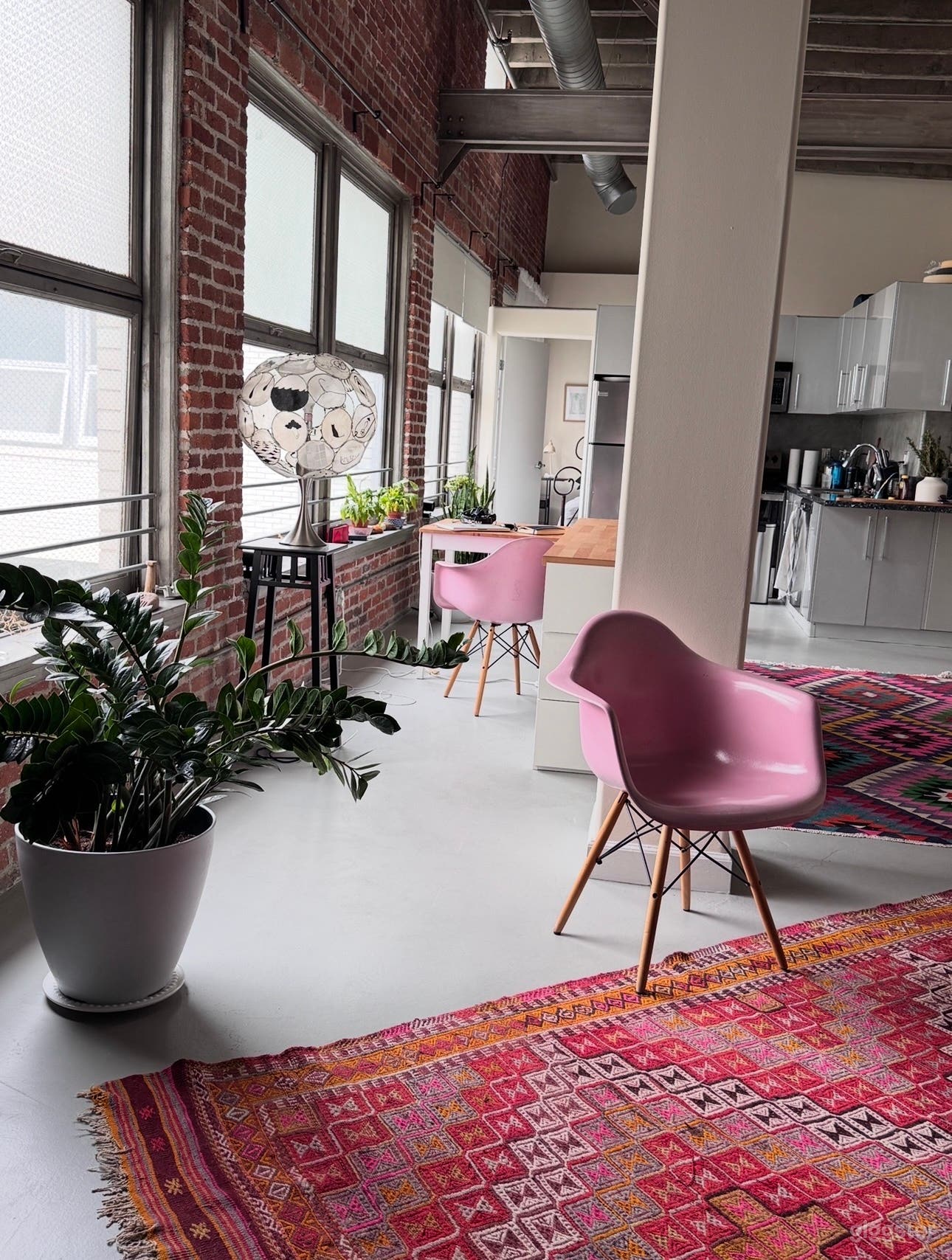 Artist's Penthouse with Spiral Staircase & Private Terrace Photo 2