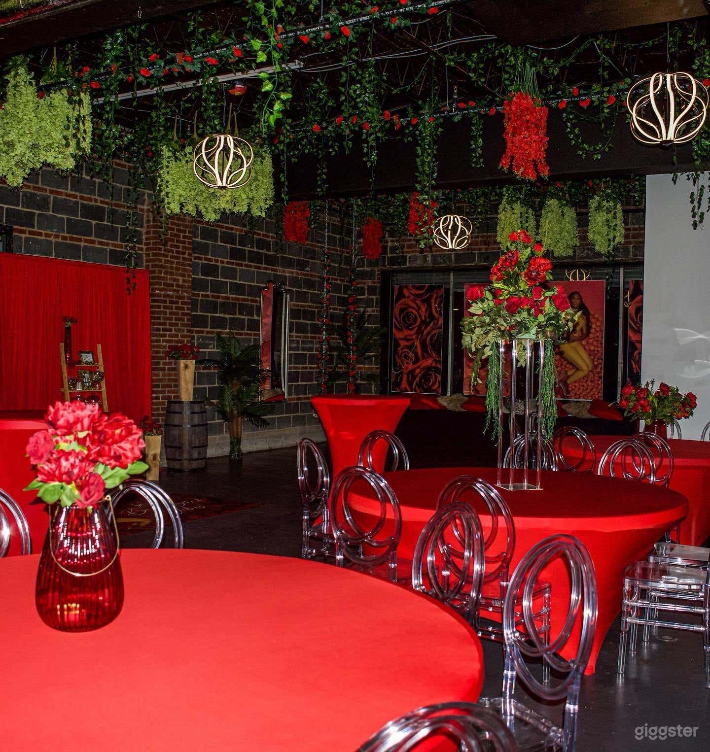 Rustic and Elegant Event Space Photo 3