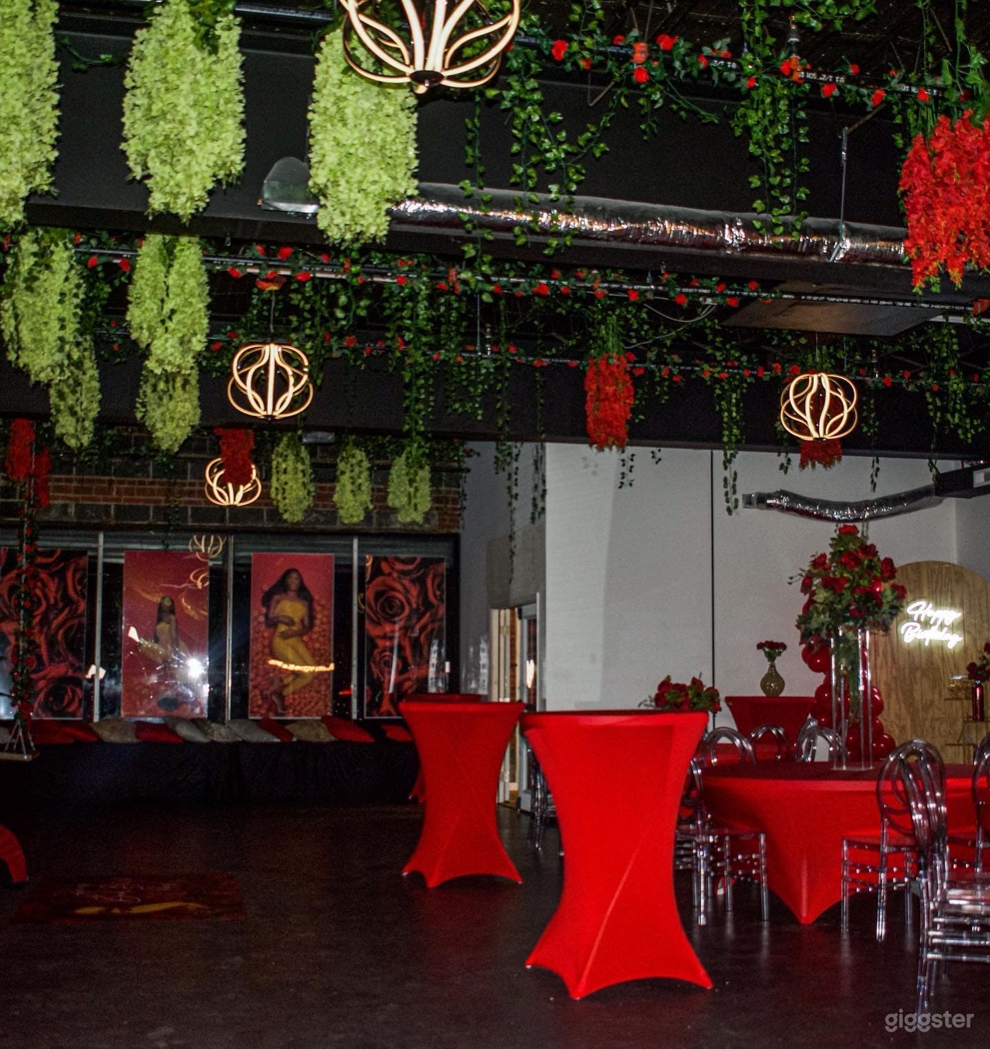 Rustic and Elegant Event Space Photo 4