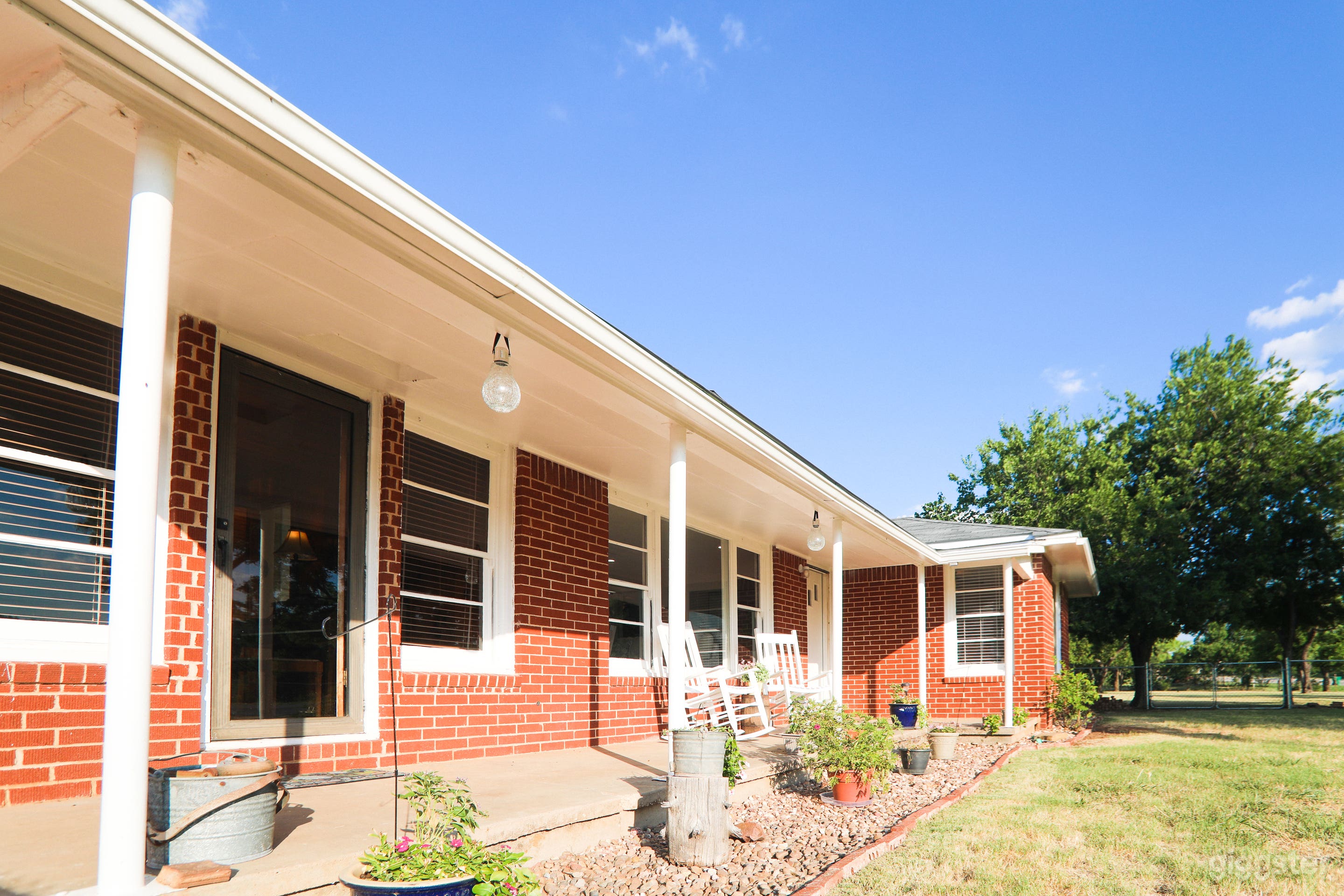 Charming small town farm with photo opportunities Photo 3