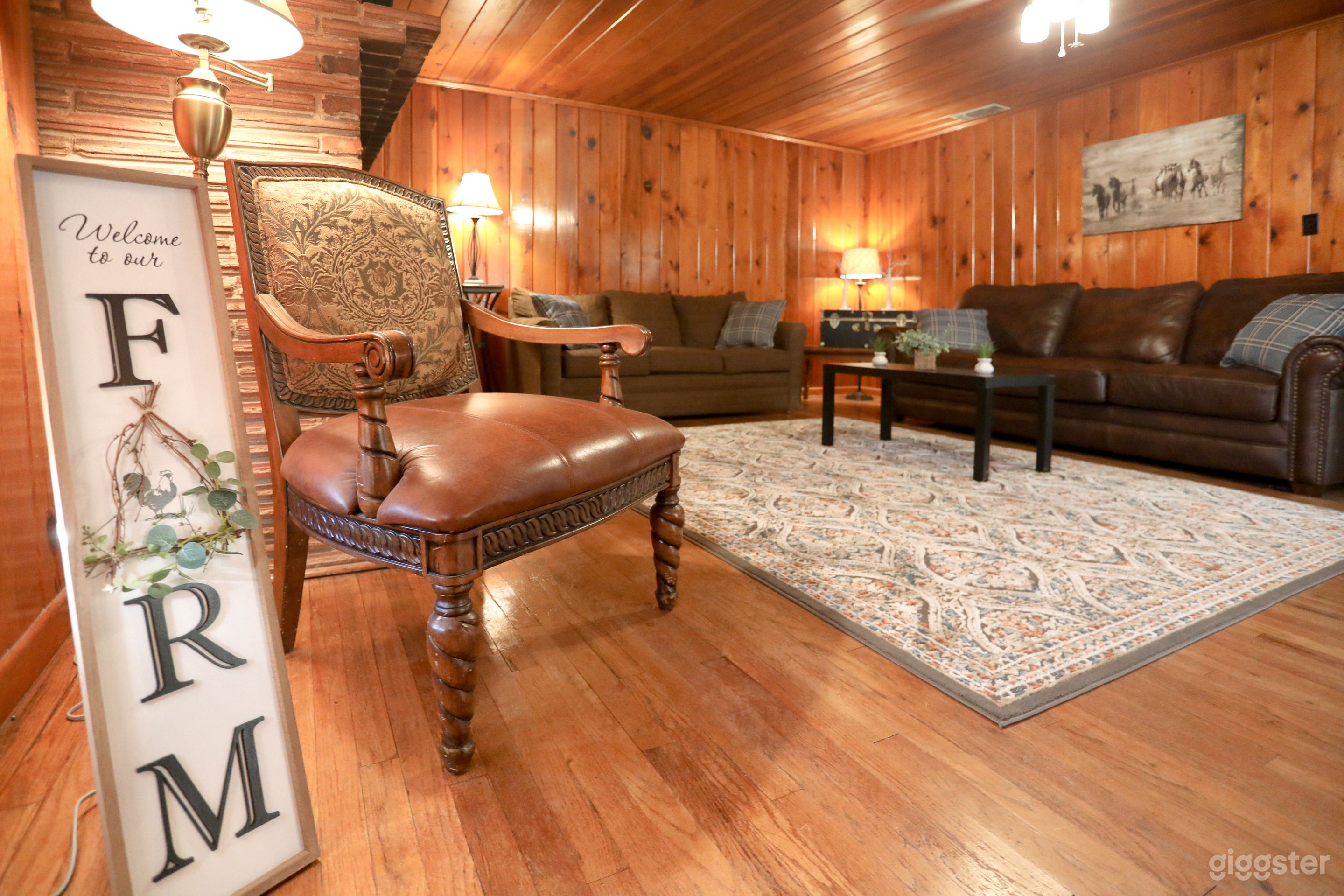 Charming small town farm with photo opportunities Photo 4