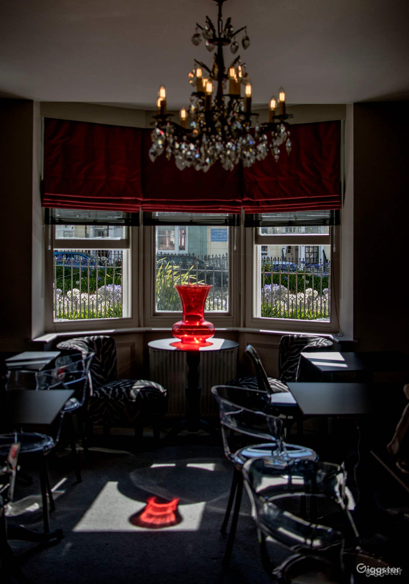 The Townhouse Lounge Bar in Brighton Photo 1