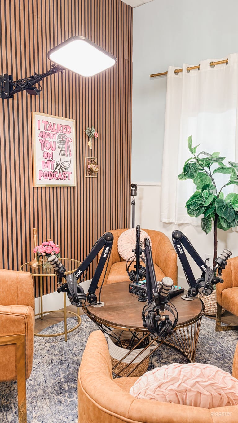 Modern Podcast Studio Rental – Perfect for SA Entrepreneurs! 